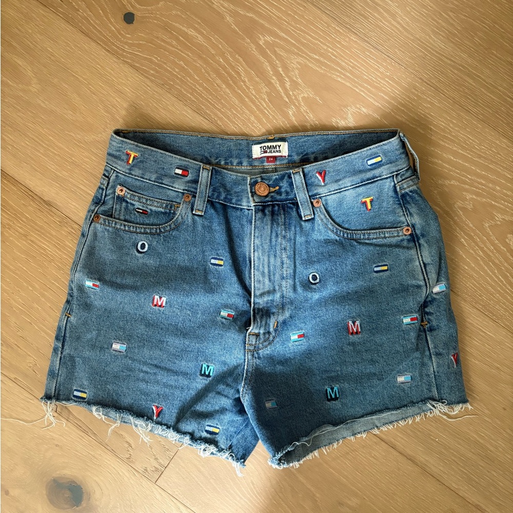 Tommy embroidered jean shorts